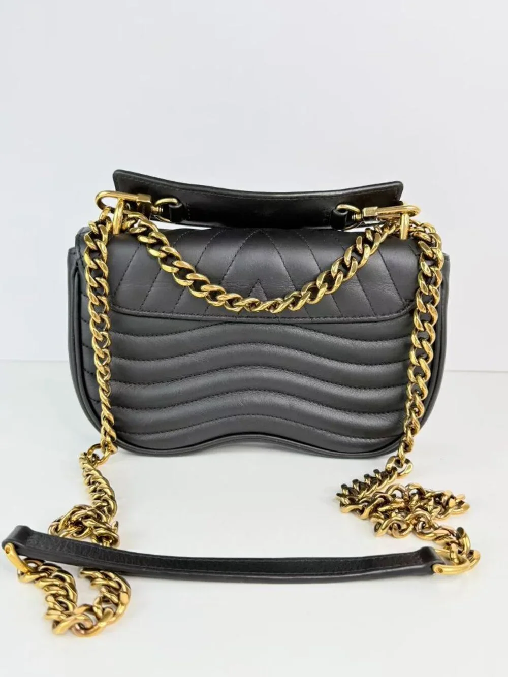 Louis Vuitton new wave chain bag